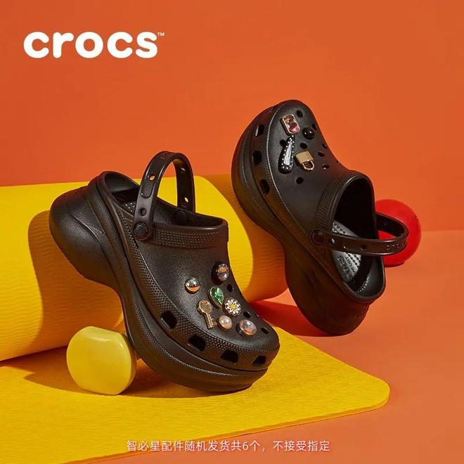 】Crocs小鲸鱼洞洞鞋今夏沙滩出街必备！AG真人百家家乐平台【经典佰搭 平稳舒适(图3)